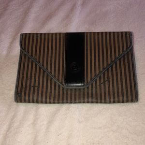 💯 Authentic Fendi Clutch